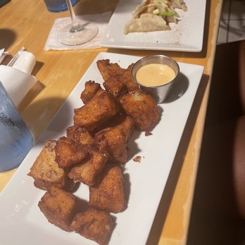 Venture Kitchen And Bar - Tater tots - Pizza Near Me - Hampton, Virginia