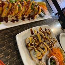 De Sushi MAR Y TIERRA ROLL y SALMON ROLL