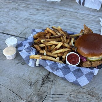 Trinity County Brewing Company - Chicken sandwich - Breweries Near Me - Weaverville, California Trinity County Brewing Company - Chicken sandwich - Breweries Near Me - Weaverville, California