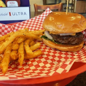 Easy Street Grub N Pub - Regular combo - Pubs Near Me - Chester, Virginia