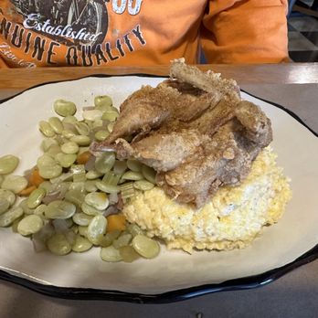 The Glass Onion - Quail, cheese grits, and butter beans - Southern Near Me - Charleston, South Carolina The Glass Onion - Quail, cheese grits, and butter beans - Southern Near Me - Charleston, South Carolina