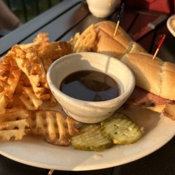 Mabel Murphy's - Prime rib sandwich