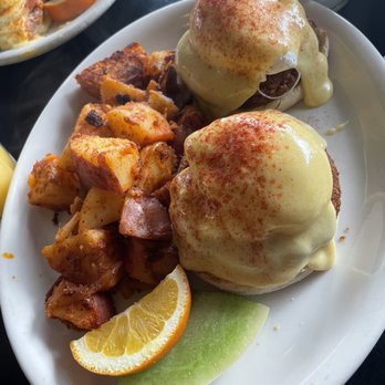 Oakland Grill - Crab cake benedict - Breakfast & Brunch Near Me - Oakland, California Oakland Grill - Crab cake benedict - Breakfast & Brunch Near Me - Oakland, California