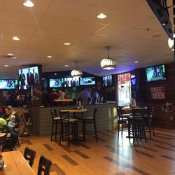 Hooters - Bar area