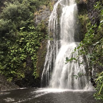 Kitekite Falls - Base of the waterfall, you can swim here in nice weather. - Hiking Near Me Kitekite Falls - Base of the waterfall, you can swim here in nice weather. - Hiking Near Me