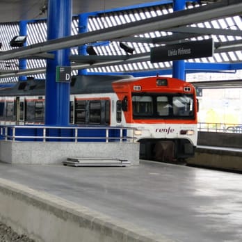 Lleida-Pirineus - A one-coach medium distance service. - Train Stations Near Me - Lerida, L
