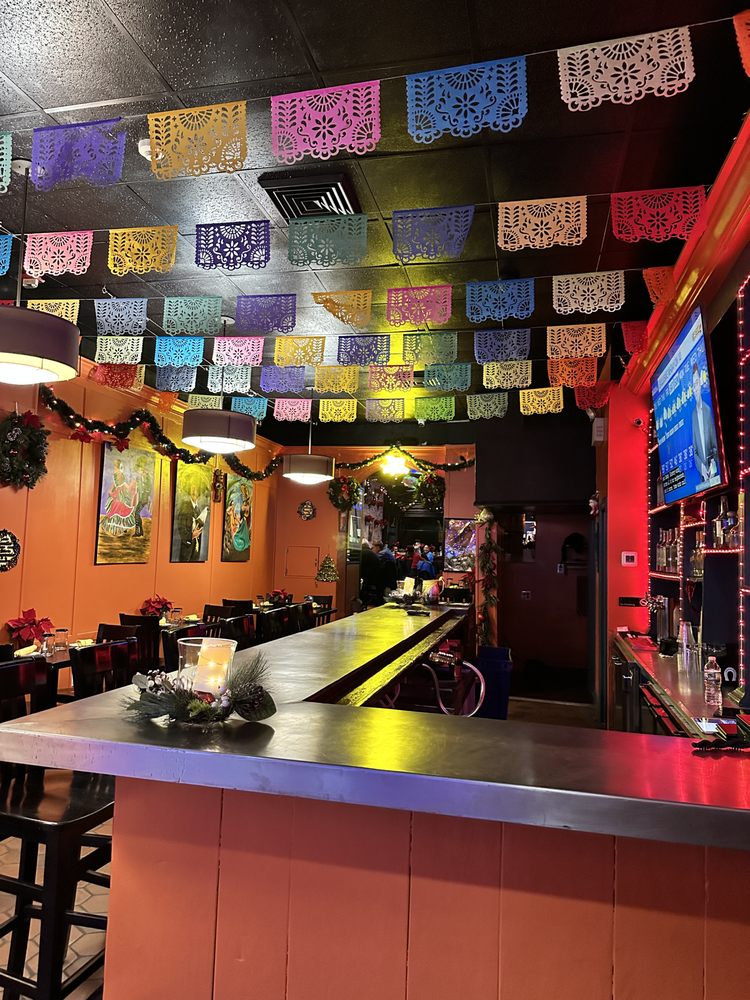 tamalex restaurant bar & griil
