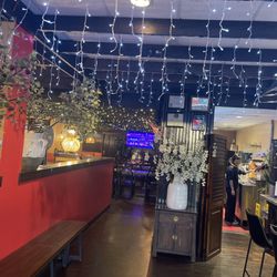 Golden Dragon Cafe - Dining area