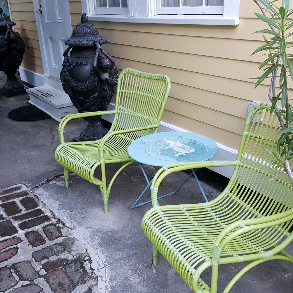 Creole Gardens - Courtyard - Bed & Breakfast Near Me - New Orleans, Louisiana Creole Gardens - Courtyard - Bed & Breakfast Near Me - New Orleans, Louisiana