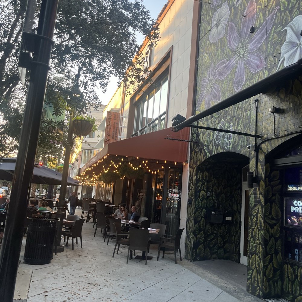 Batch Local Kitchen - Happy Hour - Cocktail Bars Near Me - West Palm Beach, Florida Batch Local Kitchen - Happy Hour - Cocktail Bars Near Me - West Palm Beach, Florida