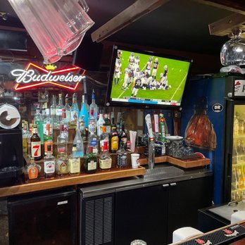 Pizza Hut - a bar with a television and drinks - Pizza Near Me - Del Rio, Texas Pizza Hut - a bar with a television and drinks - Pizza Near Me - Del Rio, Texas