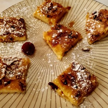 Racó de la Vila - Coca de Llavaneras (dessert) - Spanish Near Me - Barcelona, B