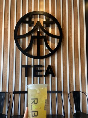 R&B Tea San Carlos by null