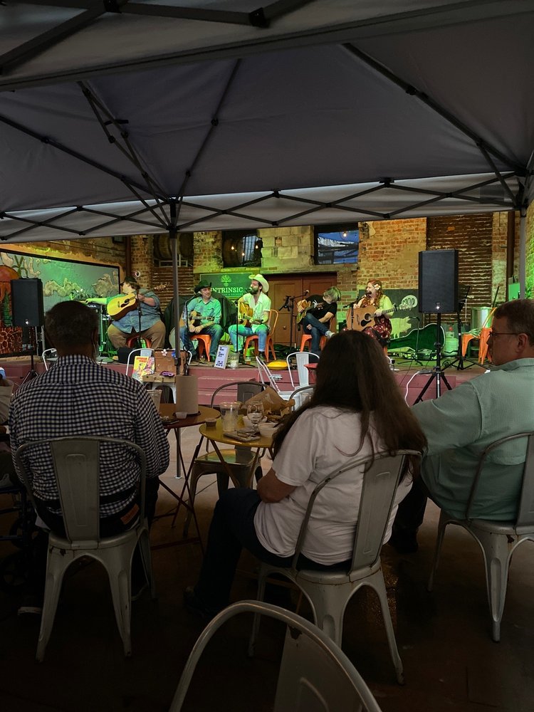 Intrinsic Smokehouse & Brewery