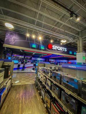 Nebraska Furniture Mart by null