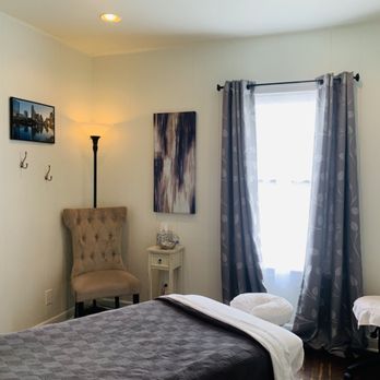 Austin Roots Massage Therapy - Massage room - Massage Therapy Near Me - Austin, Texas Austin Roots Massage Therapy - Massage room - Massage Therapy Near Me - Austin, Texas