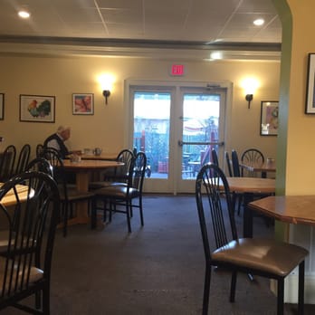 Rainbow Restaurant - Interior at 8AM on a Sunday morning, before crowds hit. - Breakfast & Brunch Near Me - Fort Collins, Colorado