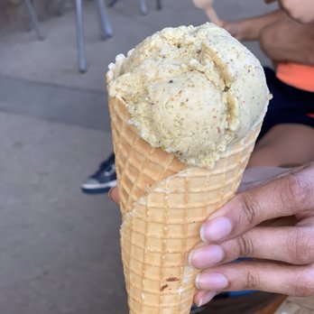 Le Cafe De La Plage - Pistachio ice creme : ) cone : ( meh - Coffee & Tea Near Me - Malibu, California