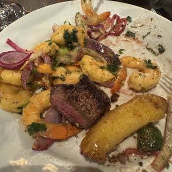 Texas de Brazil - Schaumburg - Salad with sirloin - Brazilian Near Me - Schaumburg, Illinois Texas de Brazil - Schaumburg - Salad with sirloin - Brazilian Near Me - Schaumburg, Illinois
