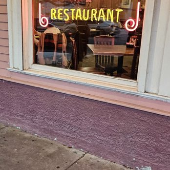 Mandina's Restaurant - Restaurant neon sign - Cajun/Creole Near Me - New Orleans, Louisiana