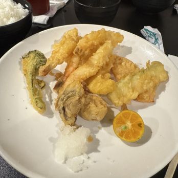 Miyo's Restaurant - This is the tempura plate I ordered. I also got rice and miso soup - Izakaya Near Me - Hilo, Hawaii Miyo's Restaurant - This is the tempura plate I ordered. I also got rice and miso soup - Izakaya Near Me - Hilo, Hawaii