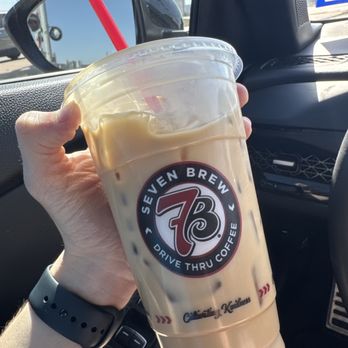 7 Brew Coffee - Cinnamon roll. sF ; - Coffee & Tea Near Me - Saginaw, Texas