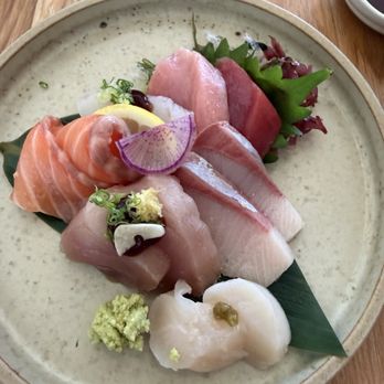 Kenbey Sushi - Sashimi Soecial - Sushi Bars Near Me - Los Angeles, California