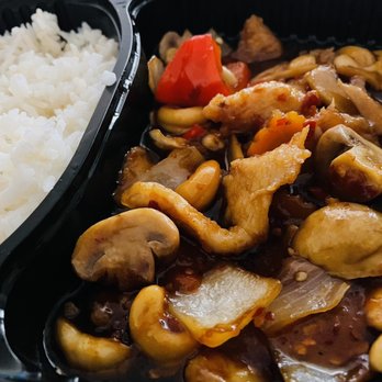 China Restaurant - Spicy  cashew chicken - Chinese Near Me - Bremerhaven, HB