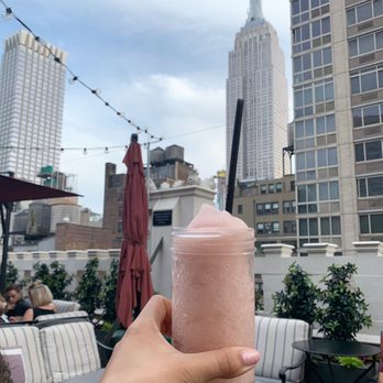 Refinery Rooftop - Lounges Near Me - New York, New York