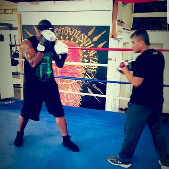 Eddie's Boxing Crew - Training hard and learning the art... - Trainers Near Me Eddie's Boxing Crew - Training hard and learning the art... - Trainers Near Me