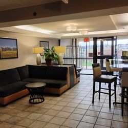 Drury Inn & Suites St. Louis Fairview Heights - Lobby