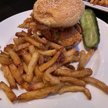 Marlow's Tavern - Crispy Grouper sandwich - New American Near Me - Atlanta, Georgia