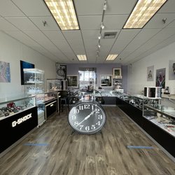 Entonces Watch and Jewelry Repair - Interior