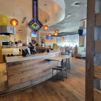 California Pizza Kitchen - Counter Seating - Pizza Near Me - Sacramento, California
