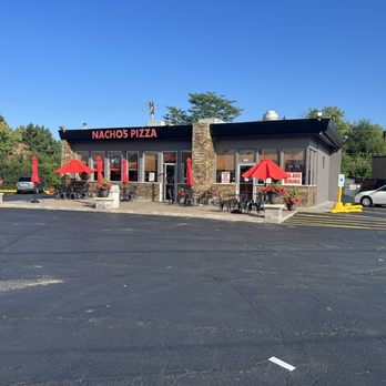 Nacho's Pizza - Establishment - Pizza Near Me - Prospect Heights, Illinois