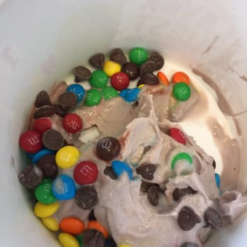 Yogurtland - Someone treated himself to m&m overload :) - Ice Cream & Frozen Yogurt Near Me - Valencia, California Yogurtland - Someone treated himself to m&m overload :) - Ice Cream & Frozen Yogurt Near Me - Valencia, California