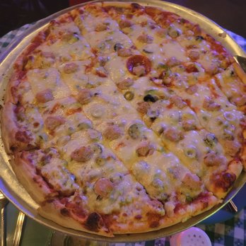 Davenport's Pizza Palace - Pizza Near Me - Mountain Brook, Alabama