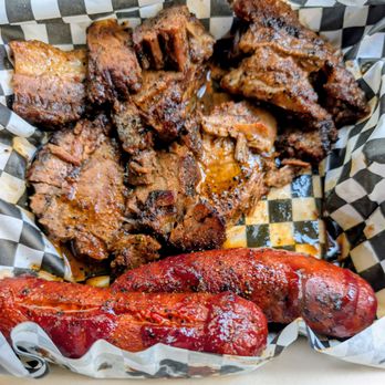 Bibs Ribs - Delicious brisket and hot links - Barbeque Near Me - Whittier, California Bibs Ribs - Delicious brisket and hot links - Barbeque Near Me - Whittier, California
