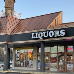 Odenton Liquors - It's been over a year and the sign is still missing "Odenton"