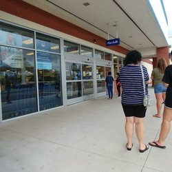 Marshalls - Waiting in line for Marshalls/ Plant City to open. Stupid Rae Dunn addiction!