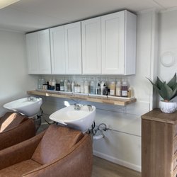 Blush Color Studio - Shampoo Area