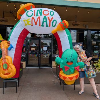 Las Carretas Mexican Restaurant  - Dolly with front door decorations - Mexican Near Me - Winter Park, Florida