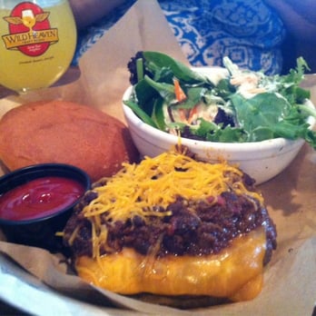 Local No 7 - Chili burger with spinach salad with blue cheese dressing - American Near Me - Tucker, Georgia