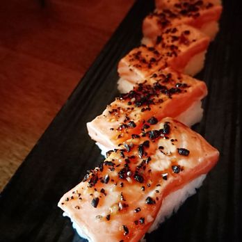 Guu Izakaya Toronto - Salmon oshizushi - Japanese Near Me - Toronto, Ontario