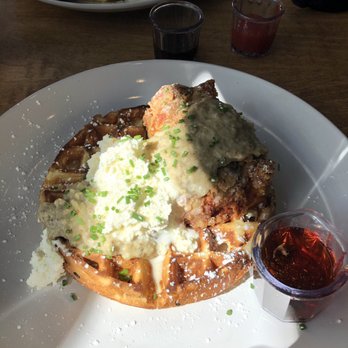 Winkel - Belgian Waffle w/ Braised & Fried Chicken - Breakfast & Brunch Near Me - Philadelphia, Pennsylvania