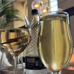 Browns Glasgow - Beverages, gluten free guests even have their drinks brought out by a separate server, washing hands between handling