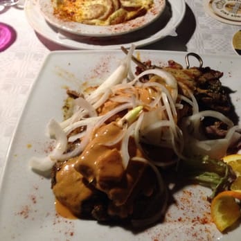 Athos - Kostos Teller mit Athos-Kartoffeln - Greek Near Me - Dessau-Roßlau, ST