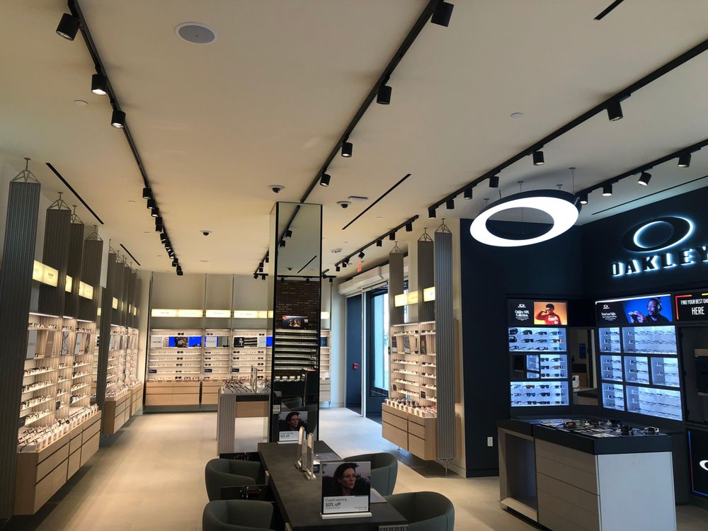 LENSCRAFTERS Updated August 2024 17 Photos & 51 Reviews 300 E