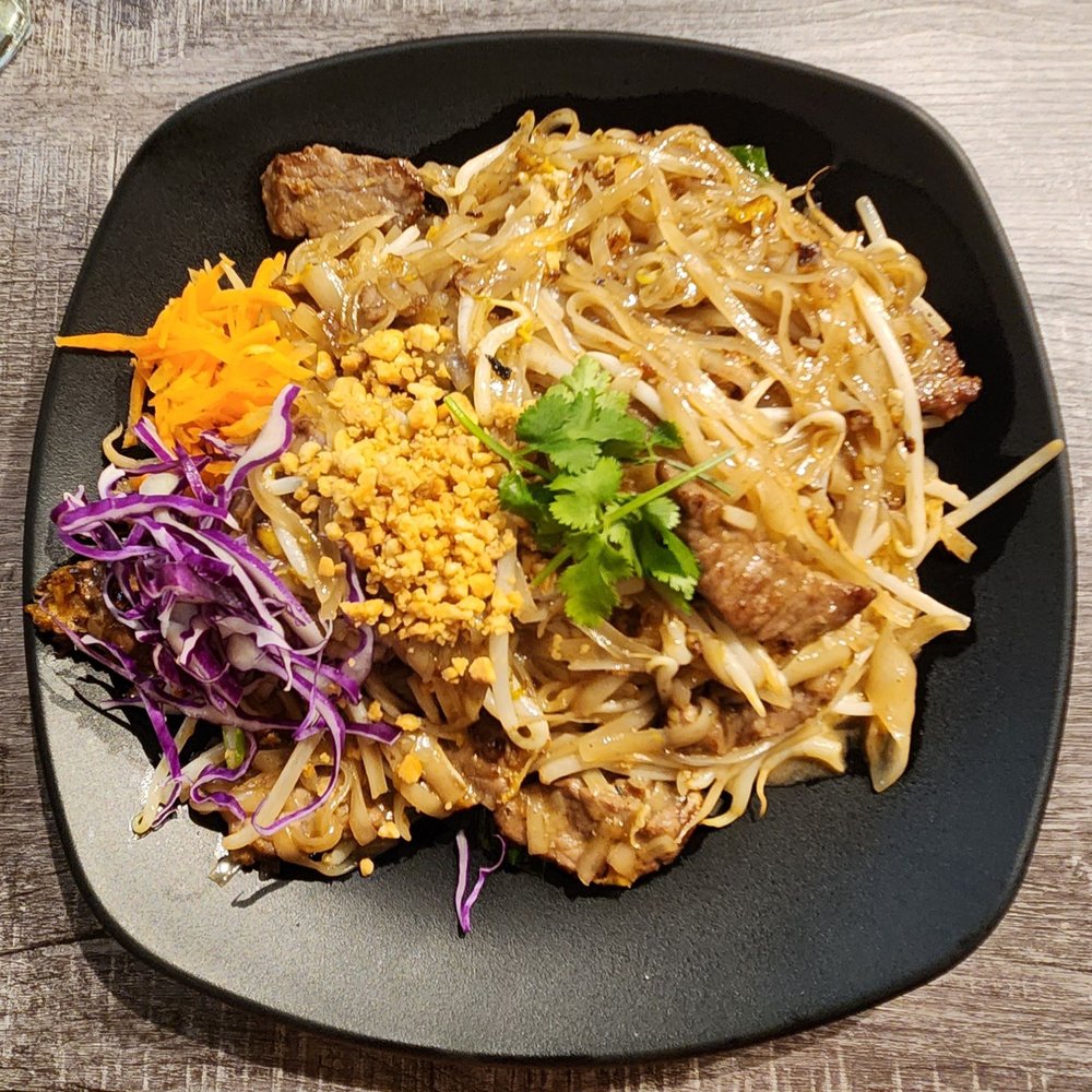 Satu Thai Bistro - Pad Thai with beef - Thai Near Me - Azusa, California Satu Thai Bistro - Pad Thai with beef - Thai Near Me - Azusa, California
