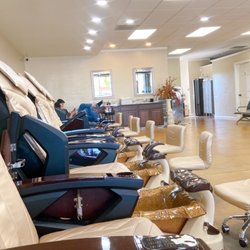 King Nails & Spa - Pedicure area